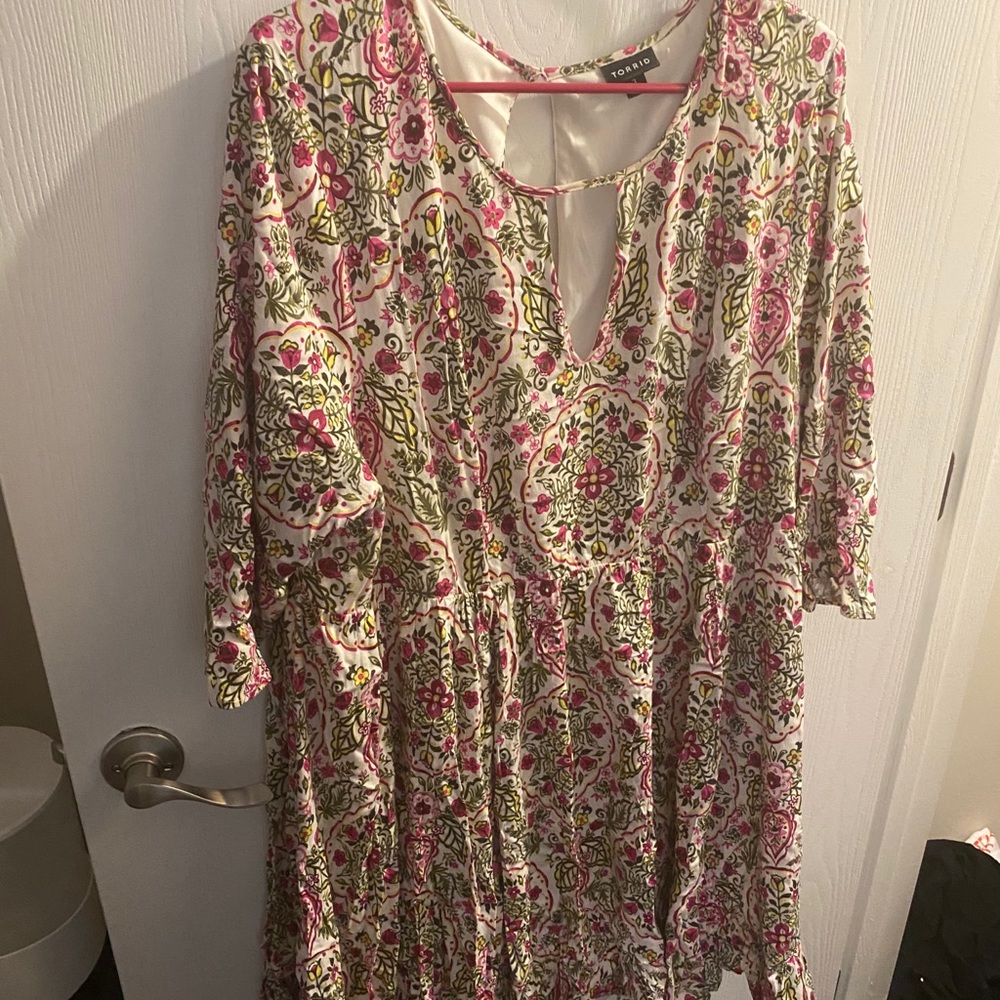 Torrid 3/4 sleeve floral dress (damage)